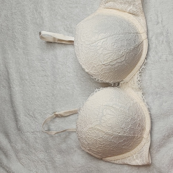 Victoria's Secret Other - Victoria secret dream angels push-up bra size 36C